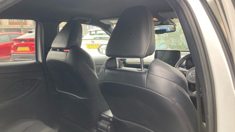 Toyota Yaris Cross 1.5 Hybrid Dynamic AWD 5dr CVT Hybrid Estate